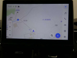 純正ナビを装備。タッチパネル式で使いやすく、お出かけもラクラクです。