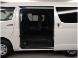蓮田商品化センターで輝くボディーと、綺麗で清潔な室内の車に生まれ変わります。もちろん当社の技術スタッフの手により、すみずみまでチェックが行われます。ぜひ、お客様の目でお確かめください。