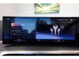 クルマの頭脳ともいえる、管理システム、iDrive。ナビだけではなく、オーディオ操作や車両情報の表示などをコントロールできます。便利さと安全性の向上にも繋がっています。