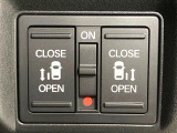 【両側パワースライドドア】スマートキーや運転席のスイッチで後席両側スライドドアの開閉が可能♪電動だから力を入れてドアを開ける必要が無く、小さなお子様でも簡単に開け閉めでき快適です♪