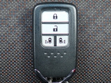 ◆【スマートキー】装備!お荷物で手が塞がっている時でも、ポケットやカバンからキーを取り出す事無くドアを解錠・施錠出来る便利なキーです!
