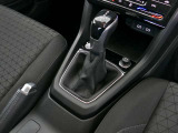 トランスミッションはギヤチェンジの切れ目がない滑らかな加速を実現する新世代「DSG」を搭載。