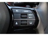 安全運転支援システムHonda SENSINGを搭載。衝突軽減ブレーキや、誤発進抑制機能、アダプティブクルーズコントロール、車線維持など複数の先進技術で安心・快適なドライブをサポートします。