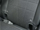 ◆ISOFIX◆シートベルトいらずでチャイルドシートと固定金具を連結するだけでガッチリ固定できます。
