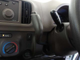 操作しやすいATシフトです。 シフトチェンジを気にしなくていいので運転だけに集中できますね。 自然と手に届くところにある、手になじむ形状のシフトノブがいいですね。