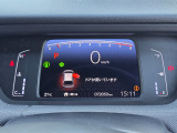 ひと目で情報を確認できる視認性の高いスピードメーターです。