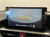 【フロントワイドビュー】発進時や狭い路地からの脱出などで重宝します。運転席から認識しづらい歩行者やクルマを確認することが可能!