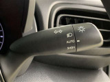 車外の明るさによって自動で点灯・消灯するオートライト
