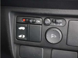 ◆片側電動スライドドア◆狭い駐車場でも乗り降りが楽々♪お子様が隣の車にドアを当ててしまう心配もございません!小さなお子様連れの方もこれで安心。