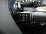 【アダプティブクルーズコントロール】ミリ波レーダーセンサーからの情報によって先行車を認識!アクセルに足をかけることなく、適切な車間距離を保ちながら追従走行をするアダプティブクルーズコントロールを装備♪