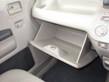 豊富な収納で、いつもすっきりとした車内、ほしい場所にちょうど良い収納を備えました。