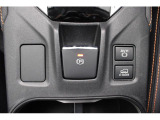 電動パーキングブレーキを採用しております。発進時はシートベルトをした状態でアクセルを踏むだけで解除できます。