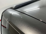 ルーフの一部に退色あります。