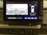 バックでの車庫入れも安心です!リアカメラが付いているバックモニター付のナビを装備しております。バンパーについているソナーや、操作線もついており距離感も画面から確認できます。