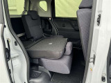 2列目シートを倒すことによってラゲージスペースが広がり、長い荷物も積みこむことができます!