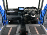 【前方視界】開放的な前方視界!運転がしやすく疲れにくいです♪窓が大きく、見通しがとっても良いおクルマですよ♪