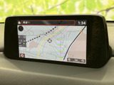 現在地や周辺道路を画面上で確認でき、目的地までの経路を把握しやすい地図表示です。道路名や位置関係を見ながら行き先を検討できるため、初めて訪れる場所への移動や日々のお出かけに便利です。