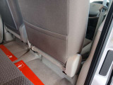 フロント運転席にはシートバックポケットが装着されてます☆