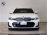 【キドニーグリル】BMWは約90年もの間、ほぼ全ての車両にひと目でBMWだと分かるこの特徴的なフロントグリルが備えられ、デザイン・アイコンとして親しまれてきました。