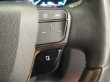 レーダークルーズコントロール(全車速追従機能)付きです。前方車両の車速に応じて追従支援してくれるので、ロングドライブも快適です。詳細は販売店スタッフまでお尋ねください。