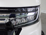 目指したのは、軽という枠にとらわれないクラスレスな個性、シンプルでありながらひと目でN-BOXとわかるデザインです!