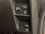 機能制御用のスイッチはステアリング右奥に集約されておりますので、運転の邪魔になりません!