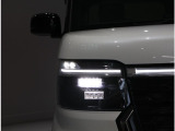 LEDヘッドライトは、Honda初となるダイレクトプロジェクション方式です