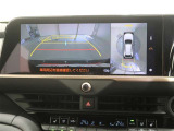 パノラミックビューモニター付きです。車両を上から見たような映像をディスプレイオーディオ画面に表示。運転席からの目視だけでは見にくい、車両周辺の状況をリアルタイムでしっかり確認できます。
