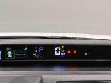 TFTカラ-マルチインフォメ-ションディスプレイ4.2インチの液晶画面に、安全・安心のコンテンツやオ-トエアコンのステ-タスなど、さまざまな運転情報を表示し見やすさにこだわったメ-タ-です♪