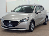 世界統一名称の『MAZDA2』となったコンパクト。「Be a Driver」のスローガンのもと、最適なドライビングポジションを提供できる室内空間と思い通りの走行性能を持った、クラスを超えたお車です!