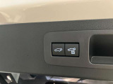 バックドアは電動式。力の弱い方でも閉める際に半ドアになることはありません