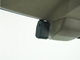 ◆ドライブレコーダー◆映像・音声などを記録する自動車用の装置です。 もしもの事故の際の記録はもちろん、旅行の際の思い出としてドライブの映像を楽しむことができます。