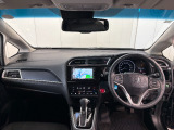 見通しの良い運転席回りとなっておりますので安心して運転をして頂けます!窓が大きいので明るく開放的な室内です