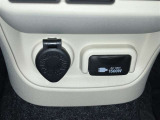 AC100V、1500Wのコンセントを車内に設置。アウトドアや駐車場で野外のコンセントとして利用できます。また、停電などの非常時にも使える便利な機能です!