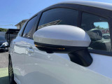 ☆ 【ウィンカー付きドアミラー】 周りに「ウインカー&ハザード」を気づいてもらえるお洒落&安全確保のアイテムです ☆