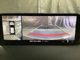 360度モニターは、4つのカメラによる前後左右・俯瞰映像でドライバーからは見えない領域の危険認知をサポート!全周囲の死角を減らし、狭い駐車場や幅寄せ、T字路の進入などの運転の安心感を高めます!
