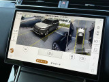 【3Dサラウンドカメラ(360&deg;カメラ)】全方位の死角となる部分や発進時・駐車時・細い路地からの運転などカメラを通してモニターで確認することが可能です。