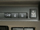 両側電動オートスライドドア付き!!運転席のスイッチでも開閉可能です♪重い荷物を持っている時や、雨の日に重宝します!小さいお子様がいても巻き込み防止機能や手動のみに切替も出来ますので安心です♪