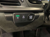 エンジンを始動するときに触れるスタートまわり。911とのドライブが始まる瞬間を想像させてくれる、ドライバーに近いポイントです。