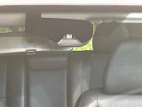 【エマージェンシーブレーキ】走行中に前方の車両等を認識し、衝突しそうな時は警報とブレーキで衝突回避と被害軽減をアシスト。より安全にドライブをお楽しみいただけます。