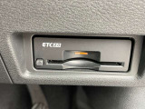 ETCならこんな利点が!!1. キャッシュレスシステムで、現金などを用意する必要無し!2. 料金所をノンストップで通過できます。
