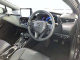 運転席周りのレイアウトをご覧ください。ナビゲーションが綺麗に装着されすっきり収まってますね!
