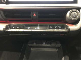 オートエアコンです。温度設定ができます。冷え性の方が乗っても安心ですね♪