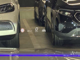 認定中古車はお車の経過年数や走行距離により1年もしくは2年間保証を付帯しております。「認定中古車保証」はメーカー保証です。全国のメルセデス正規販売店で保証を受けることができます。