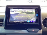 バックモニター付きで、車庫入れやバック時の後方確認をしっかりサポート。モニターに映し出される映像で死角も確認しやすく、狭い場所での駐車や後退時の操作をより安心して行えます。
