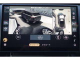 3Dサラウンドカメラは車両の周囲360&deg;の3D映像を提供。車両の取り回し中にタッチスクリーンディスプレイで、周囲の状況を複数の角度から同時に確認できます。