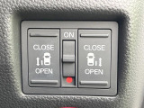 【両側パワースライドドア】スマートキーや運転席のスイッチで後席両側スライドドアの開閉が可能♪電動だから力を入れてドアを開ける必要が無く、小さなお子様でも簡単に開け閉めでき快適です♪