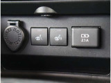 自社工場を3拠点完備しております。重整備やカスタムを始め、ご購入後のお車のメンテナンスも弊社にお任せください。