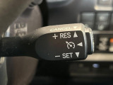 【クルーズコントロール】高速道路もラクラク走行。アクセルを離しても一定速度で走行ができ、長距離運転時の負担を軽減!加速・減速も簡単なスイッチ操作で調整できます。