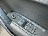快適なショールームにて、お車選びのお手伝いから、ご購入後の整備待ちまで、ご対応致します。